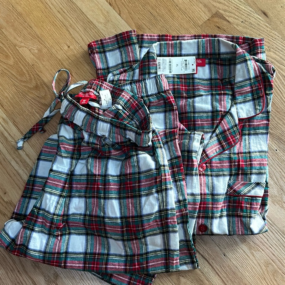 Family PJ'S mens XL- new